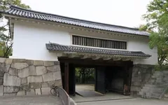The Aoyamon Gate